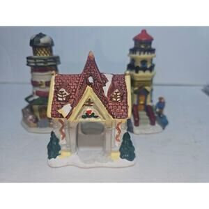 Cobble Christmas Village Lot Of 3 2004 Ceramic 2 Lighthouses 1 Gazebo